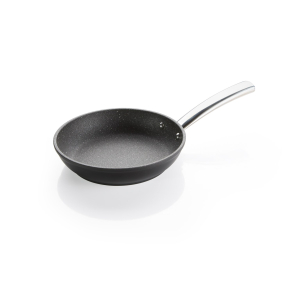 Stegepande 26 cm. med fantastisk 3D bel�gning.